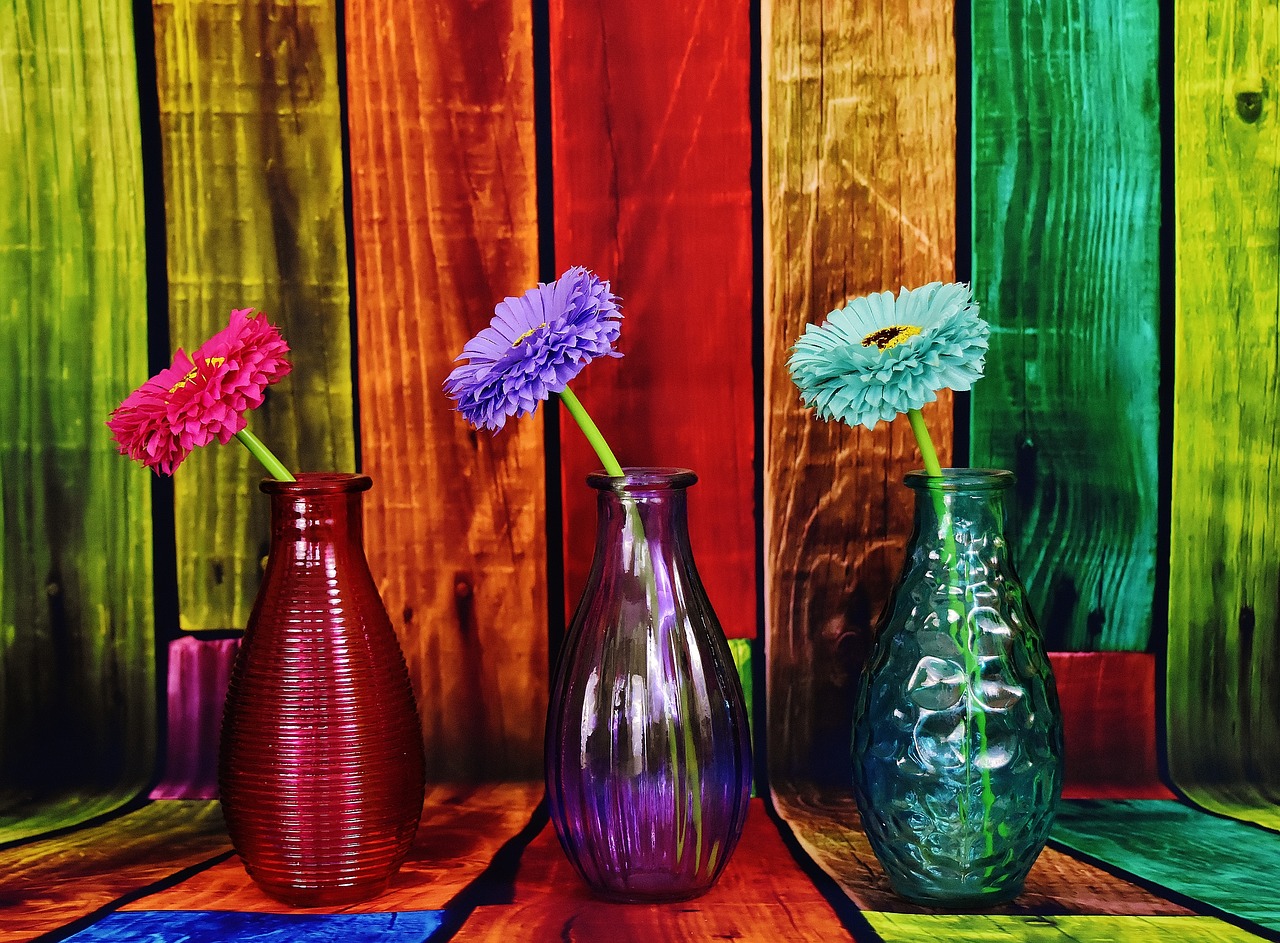 http://www.mommess.com/wp-content/uploads/vases-2100987_1280.jpg